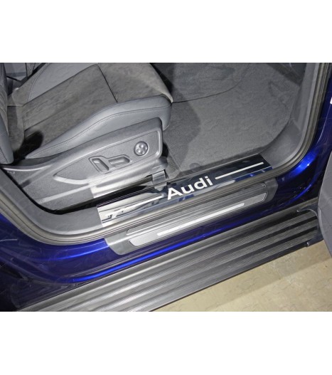 Накладки на пластиковые пороги (лист зеркальный надпись audi) 2шт